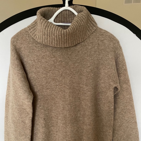Uniqlo Sweaters - Uniqlo Turtleneck - Never worn